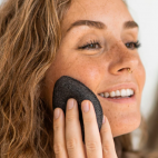 Konjac activated charcoal facial sponge - BKIND